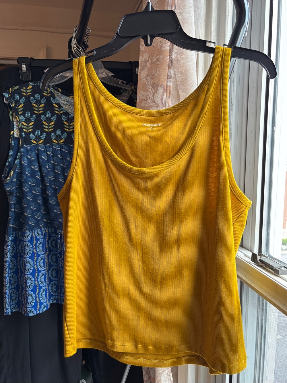 EUC Old Navy Ribbed Cropped Tank Top | Olive Green / Mustard Yellow | Women’s XL